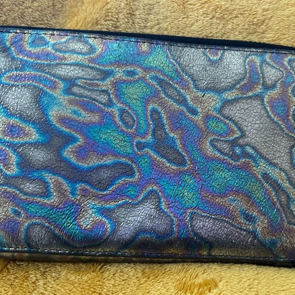 Women's Aimee Kesternberg Oil Slick Leather Bi-fold Wristlet - Picture 3 of 3